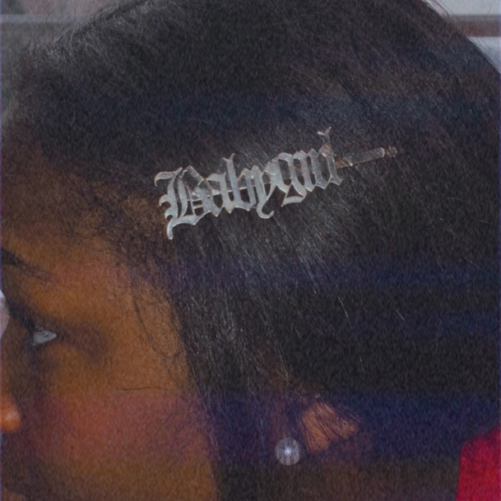 TRENDY HAIR CLIPS: BABYGIRL